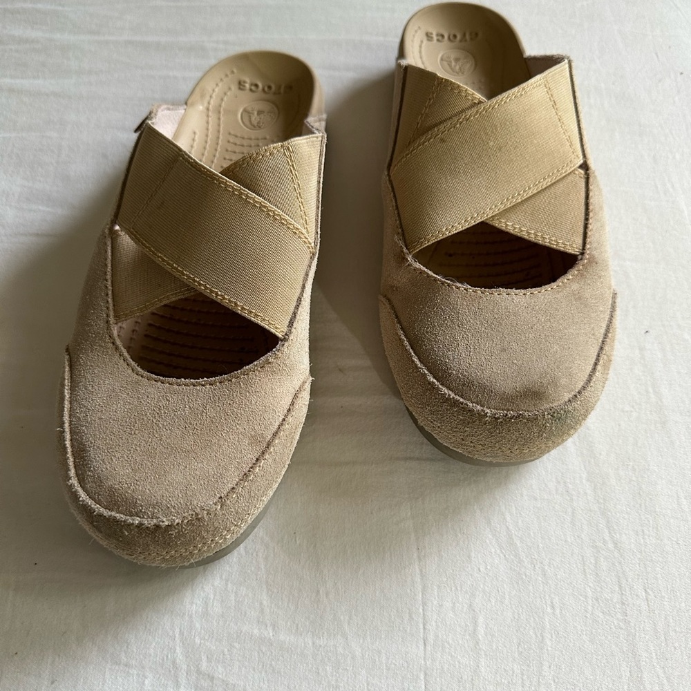 Crocs Edie Croslite Tan Suede Slip On Mule Sandals 15489 Size 9